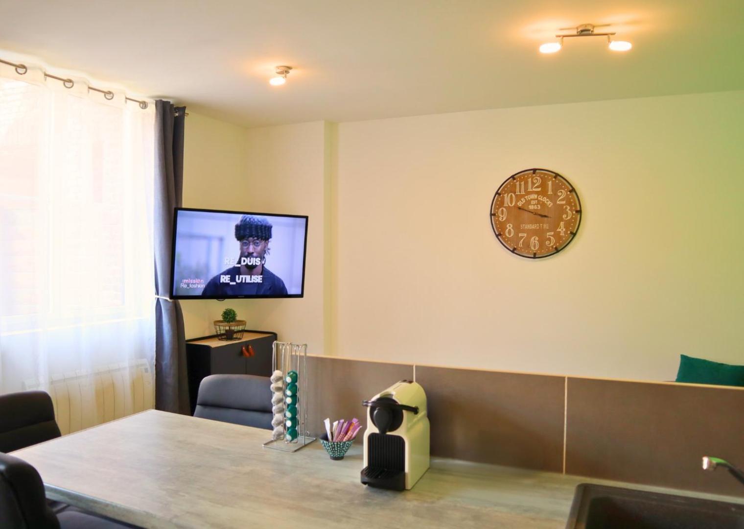 Appartement - Parking Prive Gratuit, Proche Centre-Ville Et Gare De Saint-Omer Saint-Omer (Pas-de-Calais) Bagian luar foto
