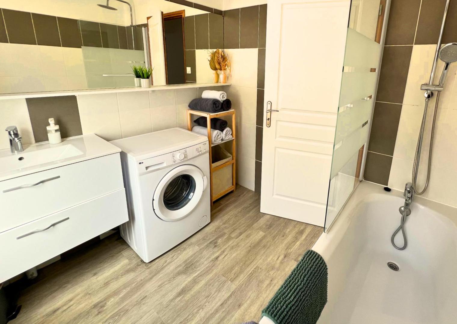 Appartement - Parking Prive Gratuit, Proche Centre-Ville Et Gare De Saint-Omer Saint-Omer (Pas-de-Calais) Bagian luar foto